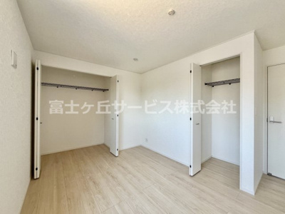 【収納】 | 牧之原市静波 11期 新築一戸建て 2号棟 | クローゼット2カ所付き