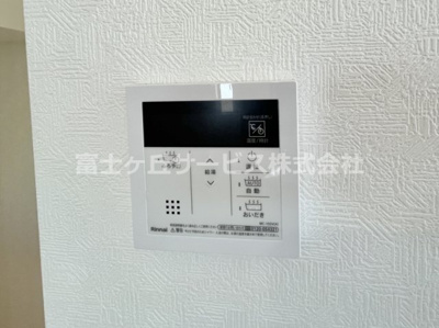 【発電・温水設備】 | 牧之原市静波 11期 新築一戸建て 2号棟 | 給湯器