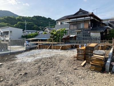 【外観】 | 富士市中之郷 新築一戸建て 1号棟 | 現在建築中の外観画像です。ご内覧は同じメーカーの完成物件へご案内いたしますので、いつでもご相談ください！