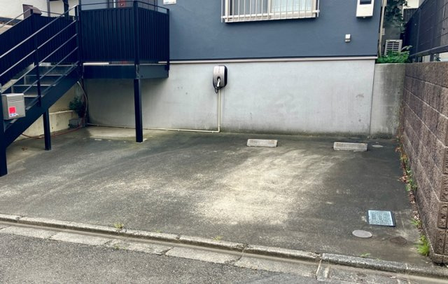 中原戸建の駐車場