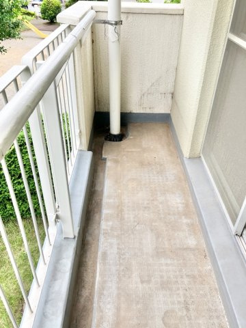 みつわ台３丁目１３番住宅１０号棟のバルコニー