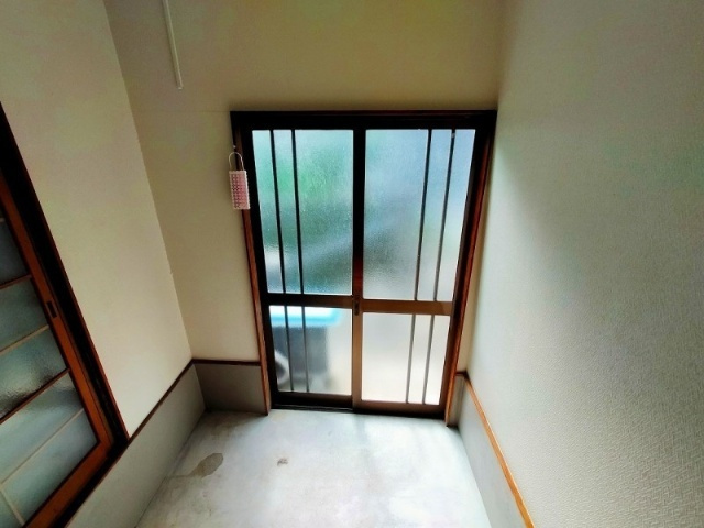  越智貸家（１Ｋタイプ）の玄関