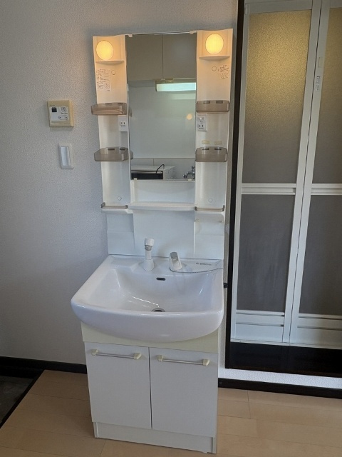 第百マンションの洗面所