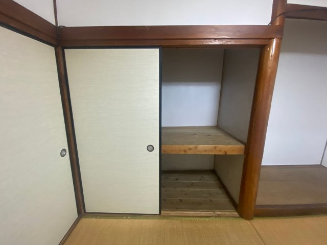 村上貸家の収納