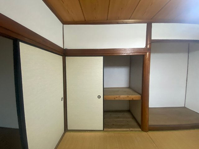 村上貸家の収納