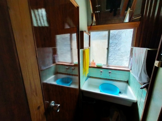 今福町一戸建の洗面所