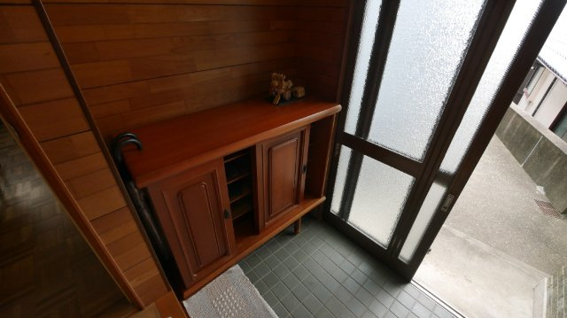 今福町一戸建の玄関