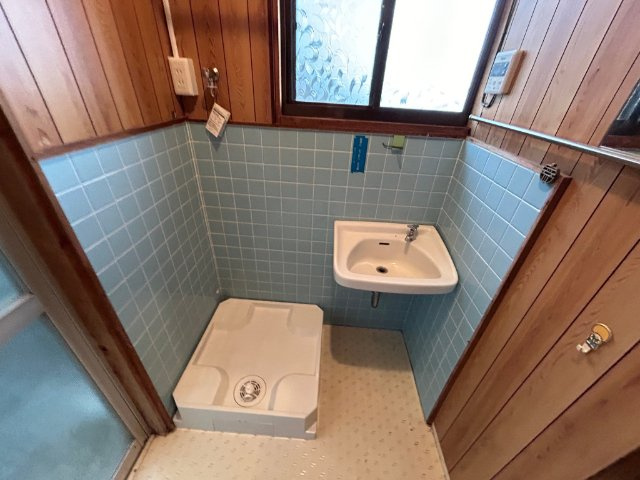 今福町一戸建の洗面所