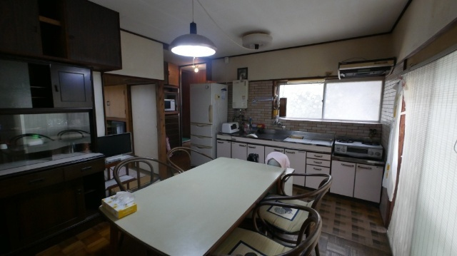 今福町一戸建の居間・リビング