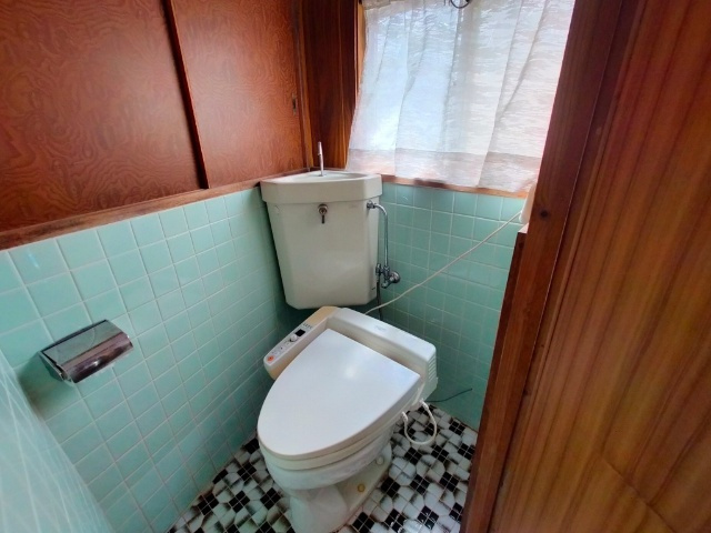 今福町一戸建のトイレ
