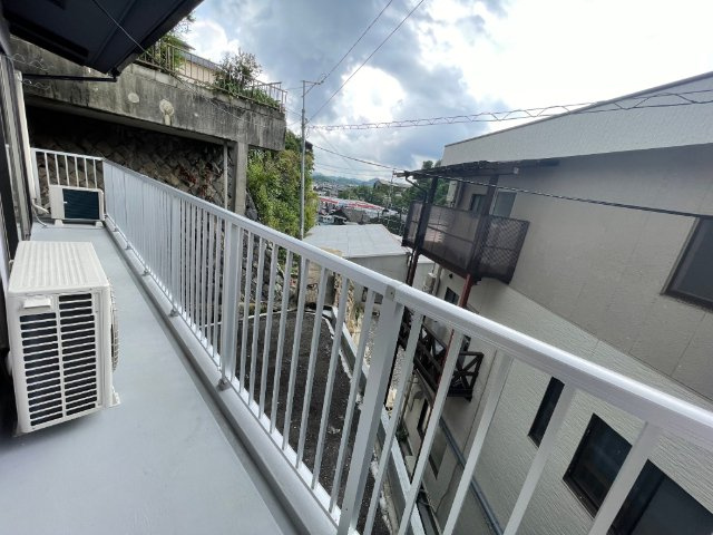 大和町アパートのバルコニー