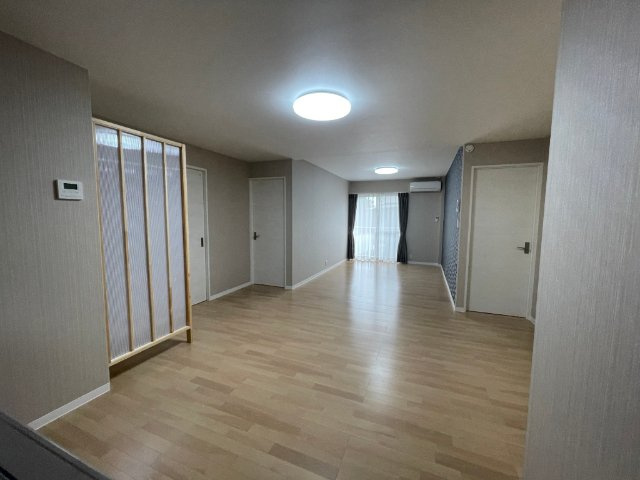 大和町アパートの居間・リビング