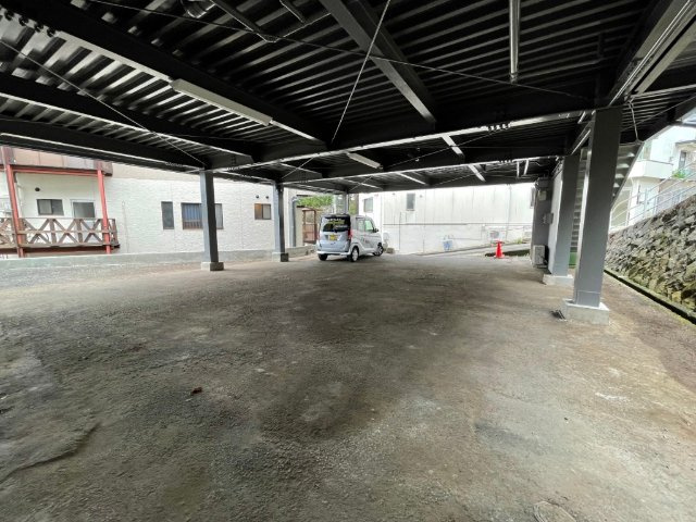 大和町アパートの駐車場