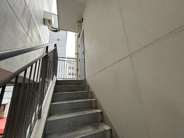 サンクル三番館の玄関
