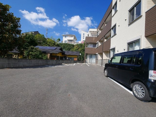 acero木風の駐車場