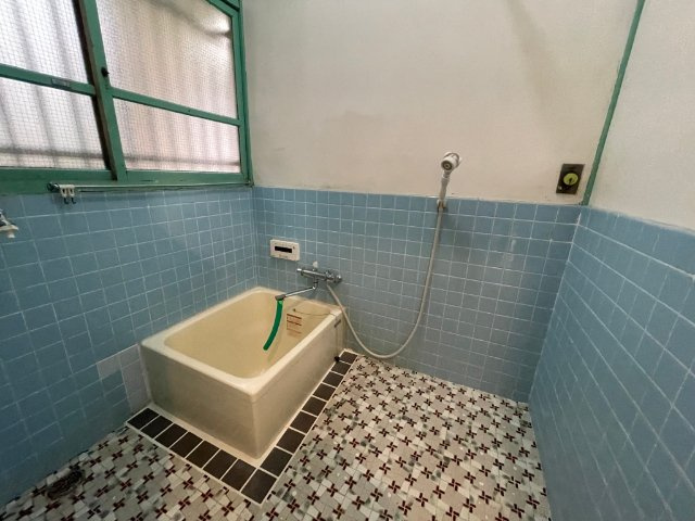 戸尾町堀貸家の浴室