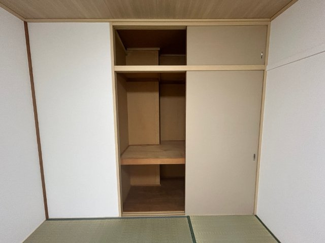 第百ハイツの収納