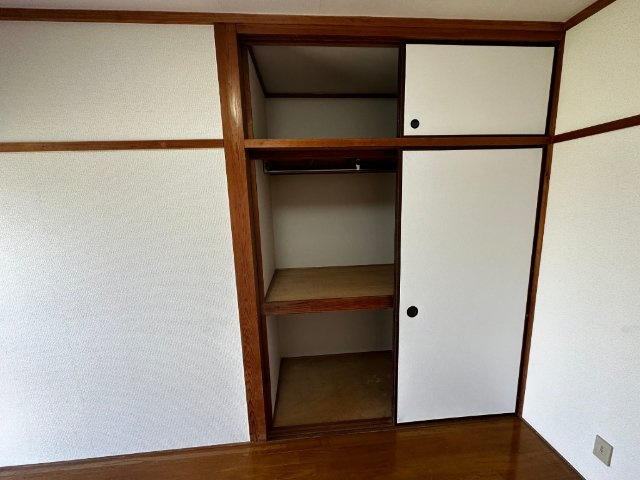 若葉ハイツの収納