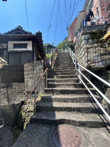 若葉ハイツのエントランス