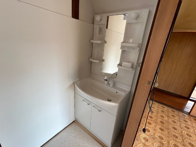 小島町戸建の洗面所