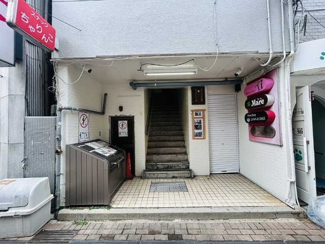 古瀬ビルのエントランス