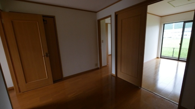 コンフォート園Bの居間・リビング