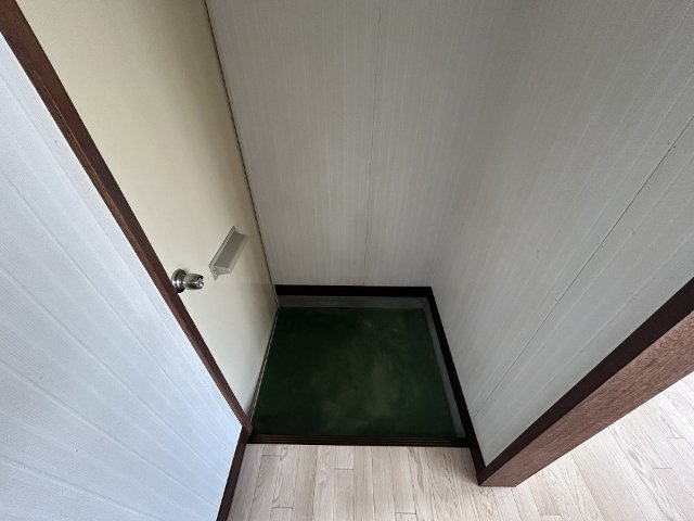 吉岡ビルの玄関