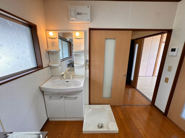 佐世保市松瀬町のアパートの洗面所