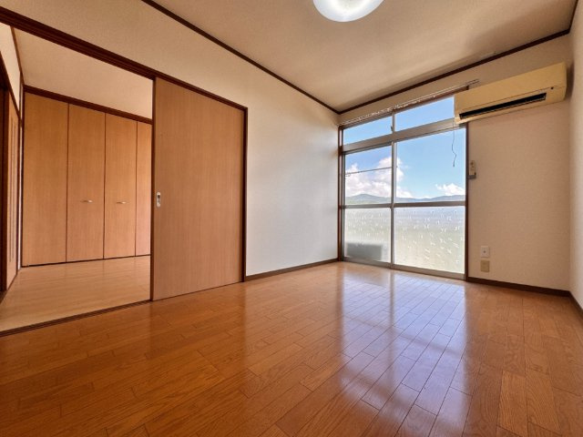 佐世保市松瀬町のアパートの居間・リビング