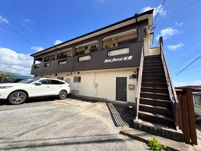佐世保市松瀬町のアパートの駐車場