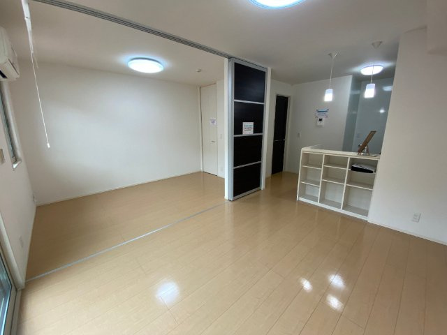 スプランディードシンフォニーＡ棟の居間・リビング|全て同物件別室の画像です
