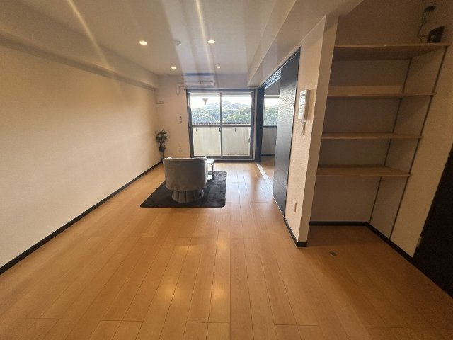 ＥＳＴＥＲＲＡＣＥ５５の居間・リビング|※反転の間取りの写真になります※
