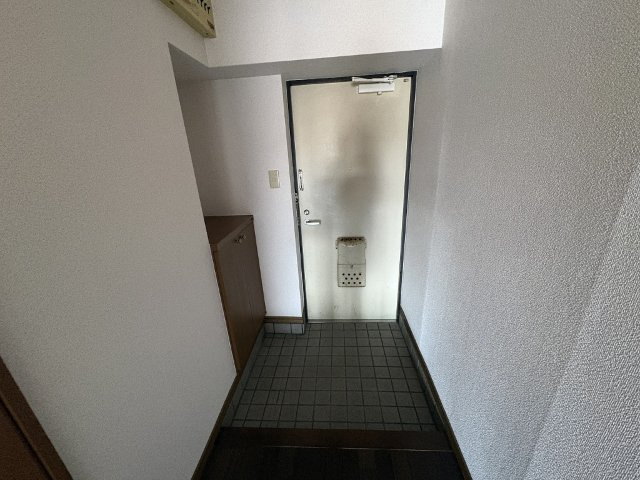 ケンシンビルの玄関