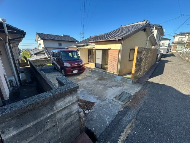 天神3丁目平屋戸建の駐車場