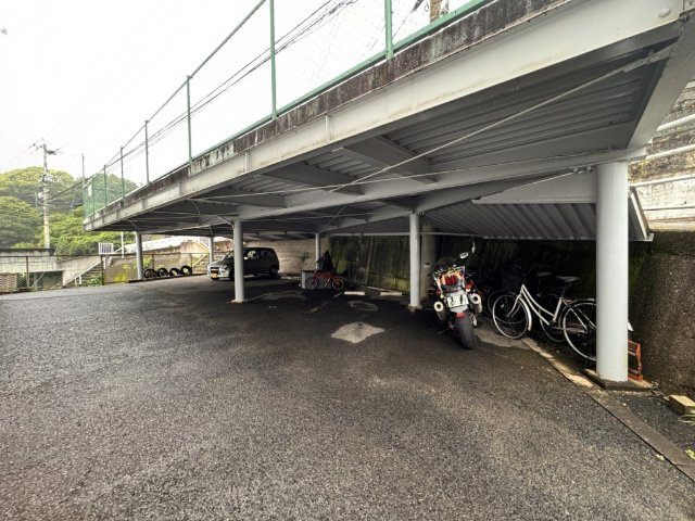 泉水田ハイツの駐車場