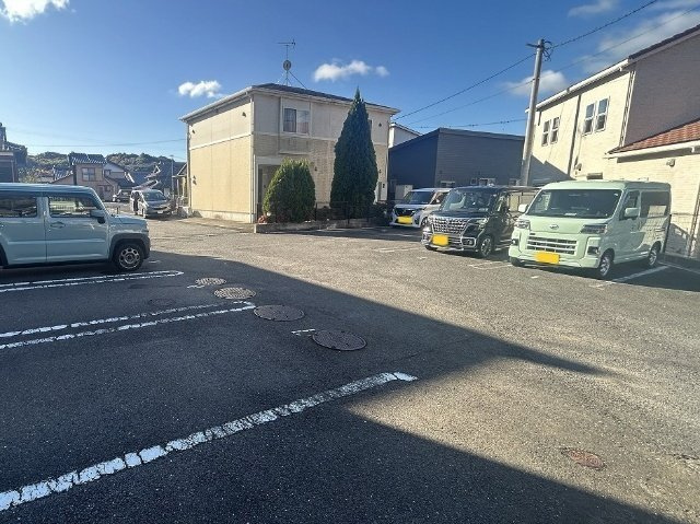 サンフィットの駐車場
