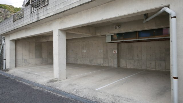 下津浦アパート2の駐車場