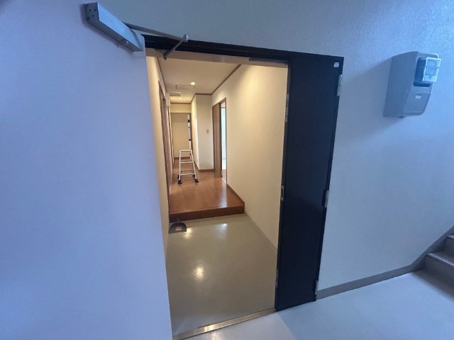 池田ビルⅡの玄関