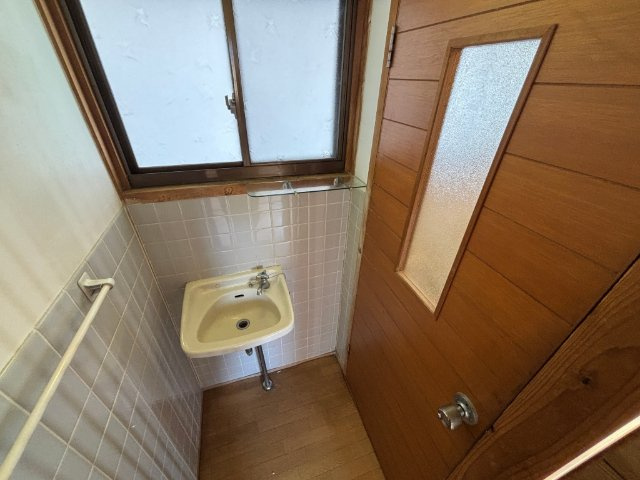 大黒町一戸建の洗面所