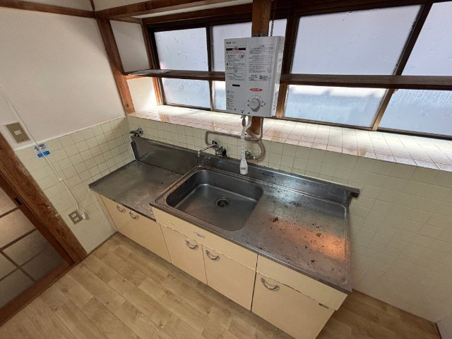 大黒町一戸建のキッチン