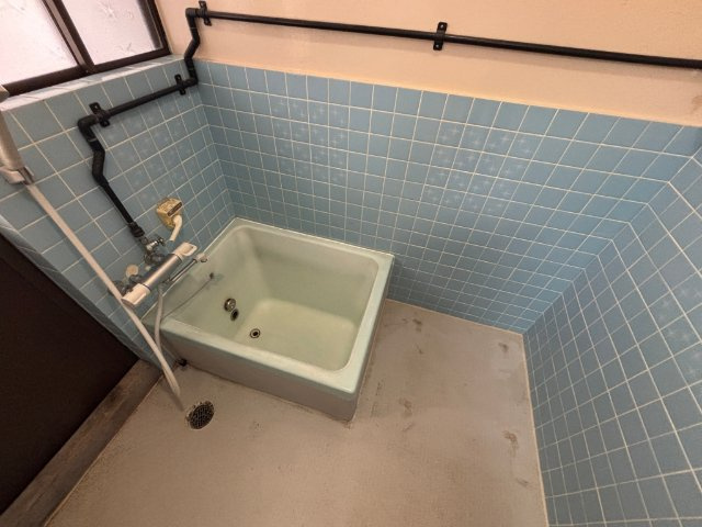 大黒町一戸建の浴室