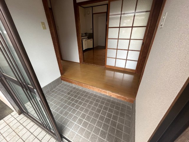 黒髪町28－26貸家の玄関