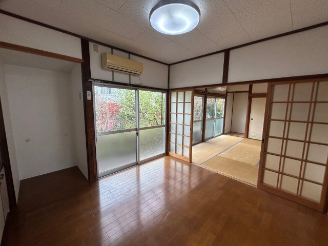 黒髪町28－26貸家の居間・リビング