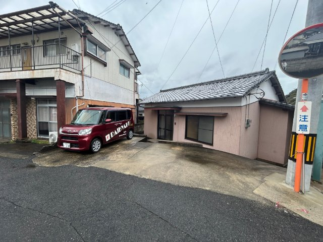 黒髪町28－26貸家の駐車場