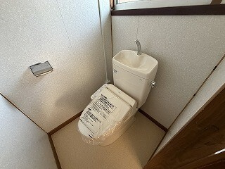 東山戸建てのトイレ