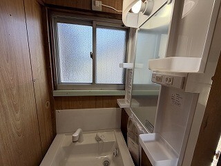 東山戸建ての洗面所