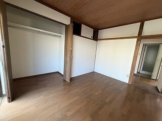 東山戸建ての居間・リビング