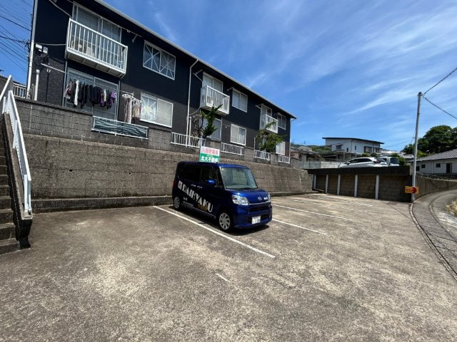 カーサアメニティの駐車場