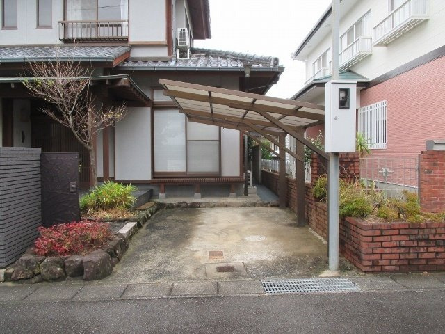 若竹台戸建ての駐車場
