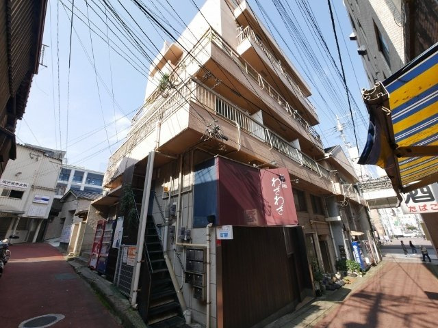前田ビルの外観